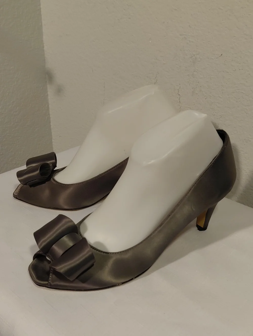 Vigotti Satin Peep-Toe Bow Pumps